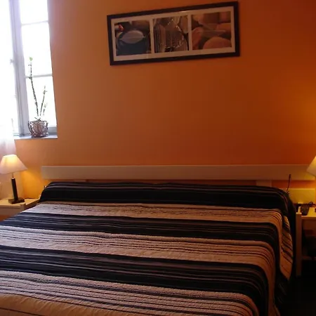 Otel Le Belvedere De Belves